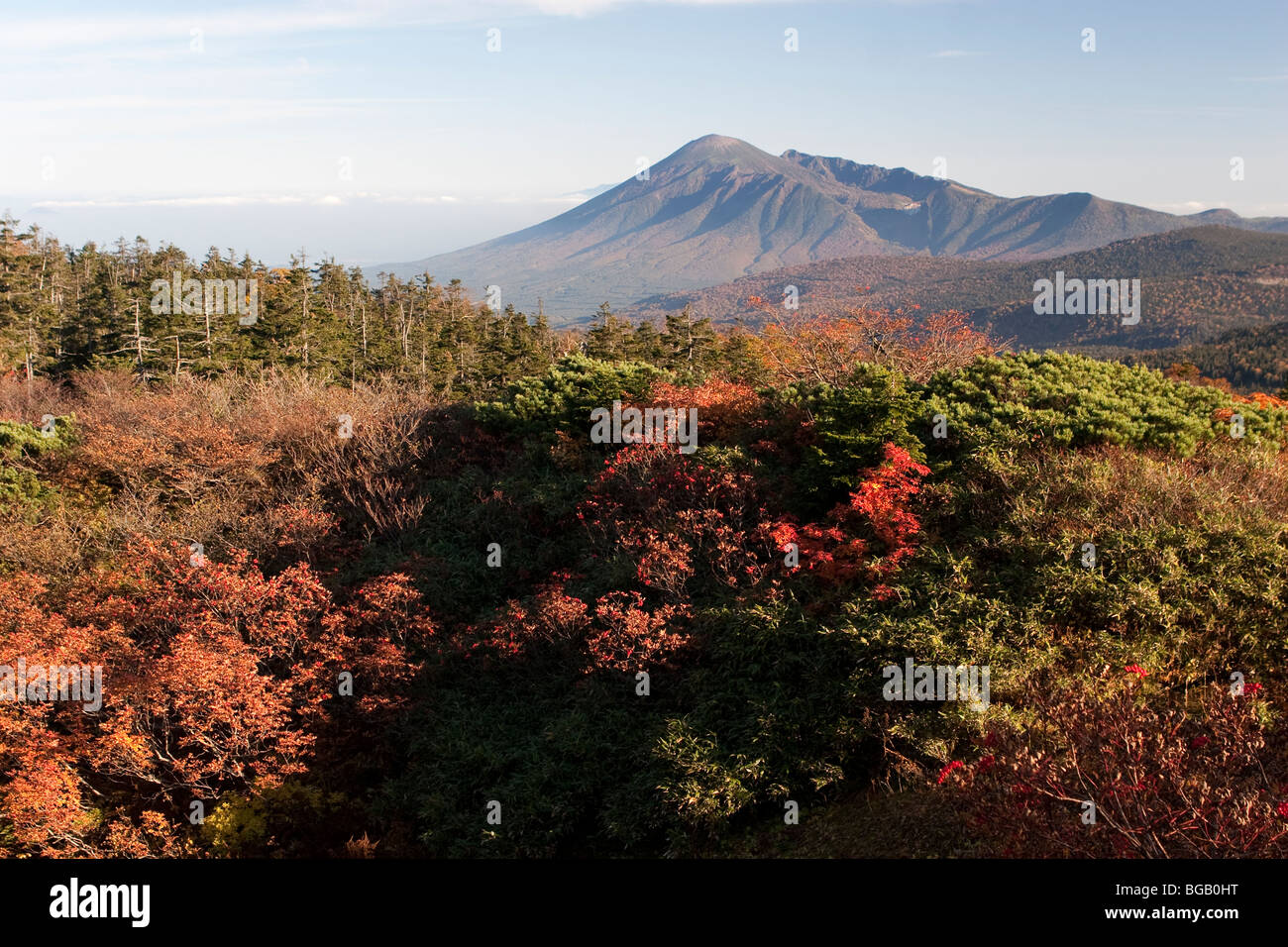 Le Japon, l'île de Honshu, Towada Kamaishi National Park, Mt. Couleurs d'automne et d'Iwate Banque D'Images