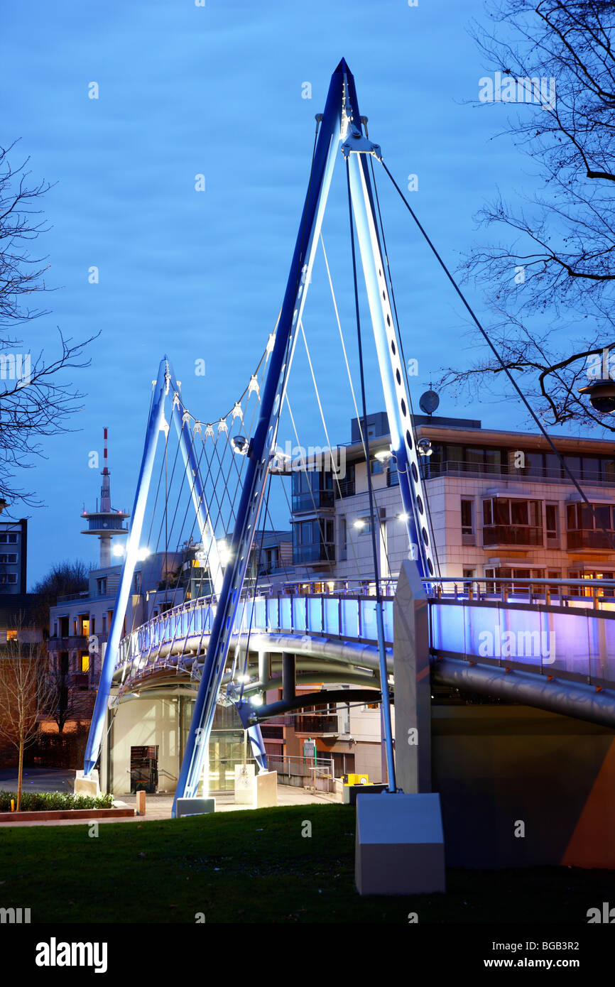 Sky walk au Musée Folkwang à Essen. Le sentier à travers la culture bleu ville d'Essen. NRW, Allemagne, Europe. Banque D'Images