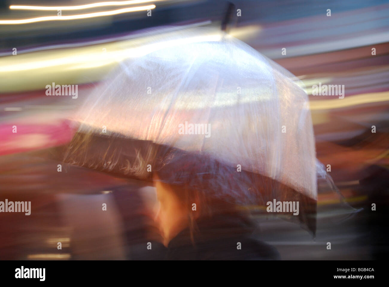 Londres Parapluies pluie d'hiver neige froid Banque D'Images