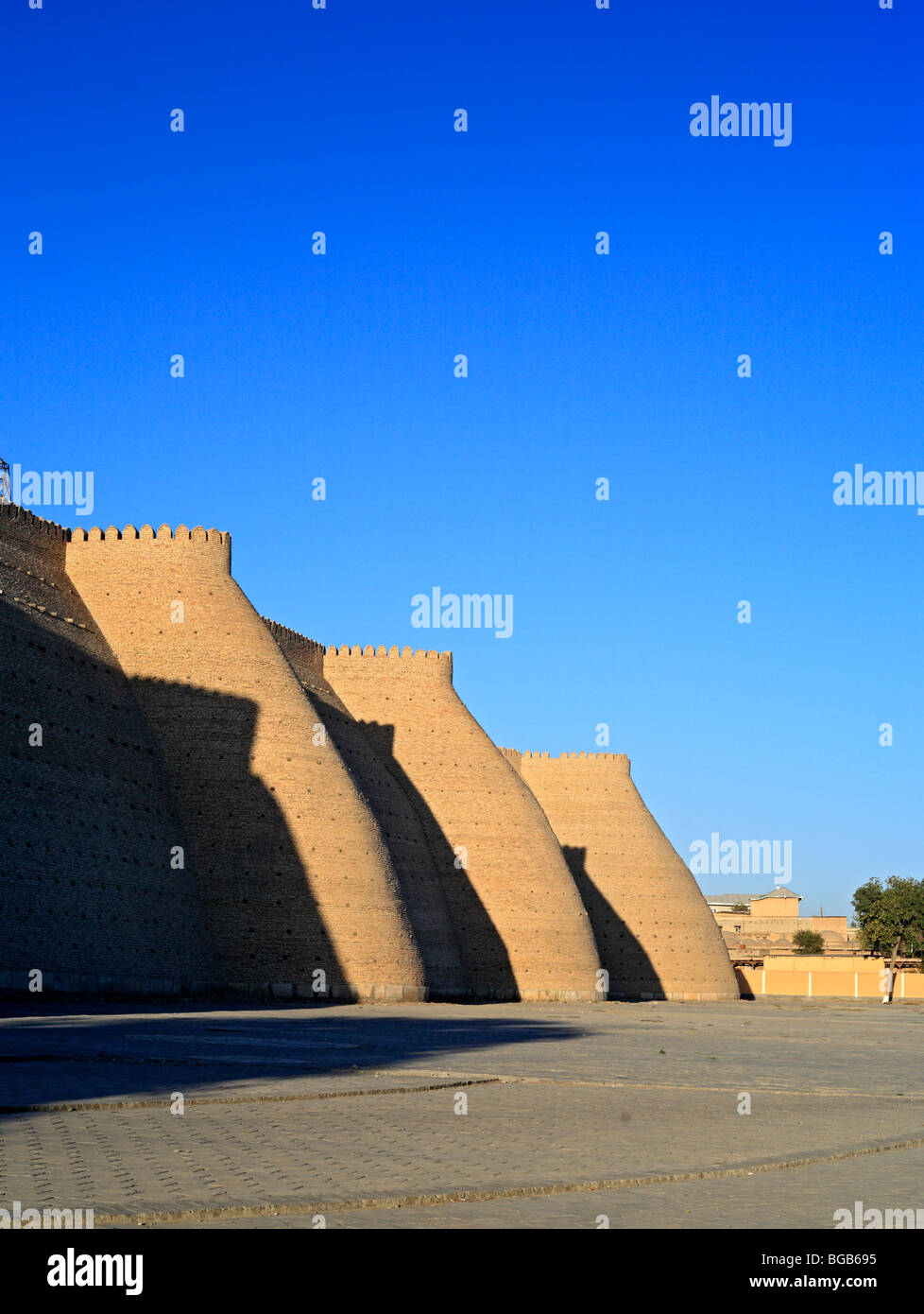 Les murs de la ville, la forteresse Ark, Boukhara, Ouzbékistan Banque D'Images