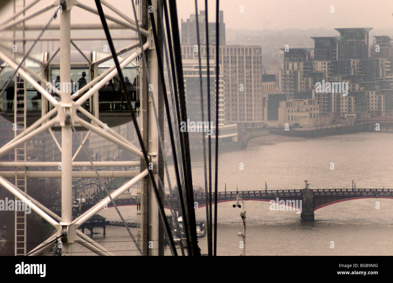 Photographie de London Eye hiver froid tamise gris visualisation Banque D'Images
