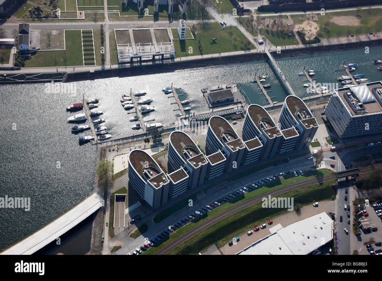 Port Duisport et centre de logistique sur les bords du Rhin, plus grand port intérieur du monde. Duisburg, NRW, Allemagne, Europe. Banque D'Images