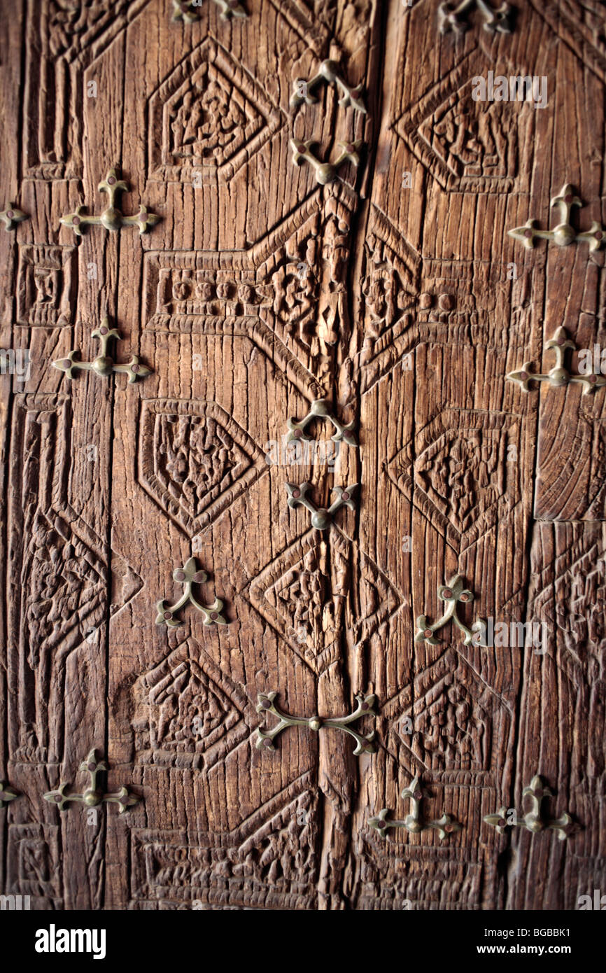 Vieilles portes en bois à Khan's Palace, Khiva, Ouzbékistan Banque D'Images