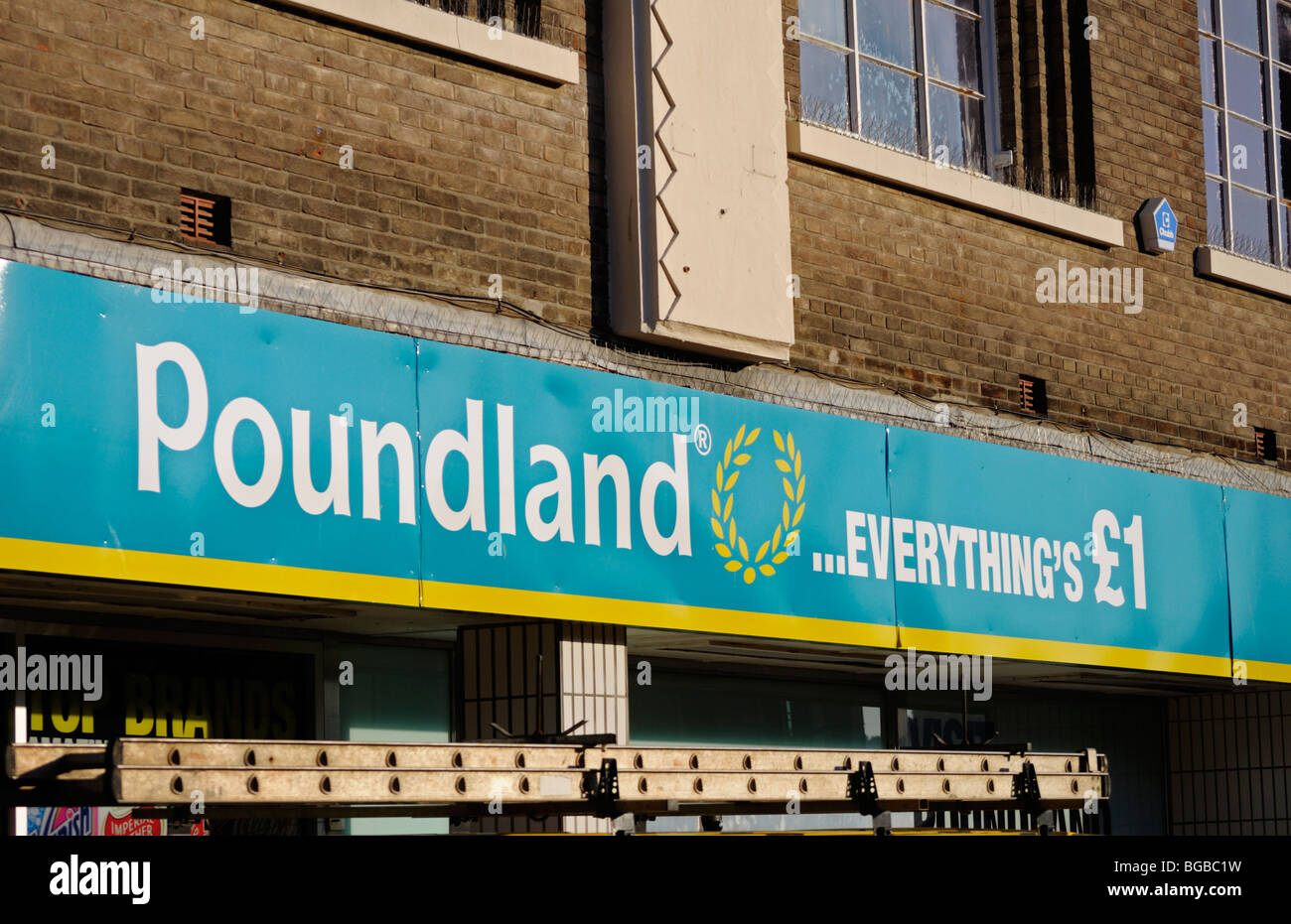 Poundland store uk Banque de photographies et d’images à haute