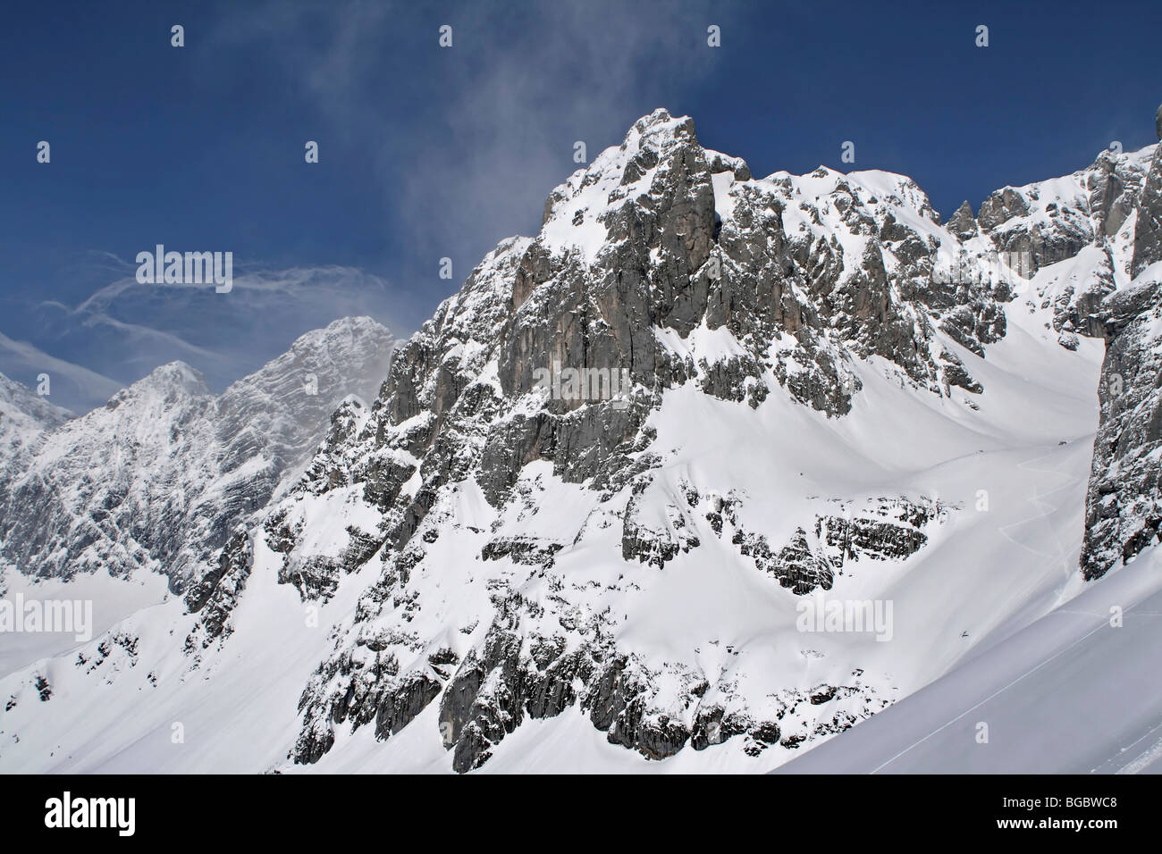 Montagnes enneigées avant une tempête, Dachstein, Ramsau, Autriche, Europe Banque D'Images