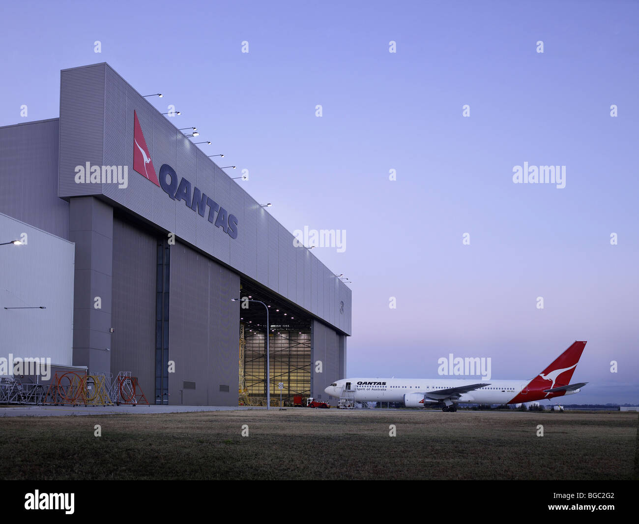 Avion de Qantas à hanger Banque D'Images