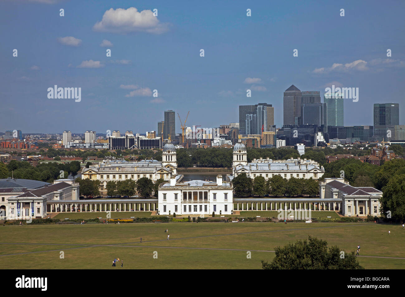 Royal Naval College et Canary Wharf de Observatory Hill, Greenwich, London, England Banque D'Images