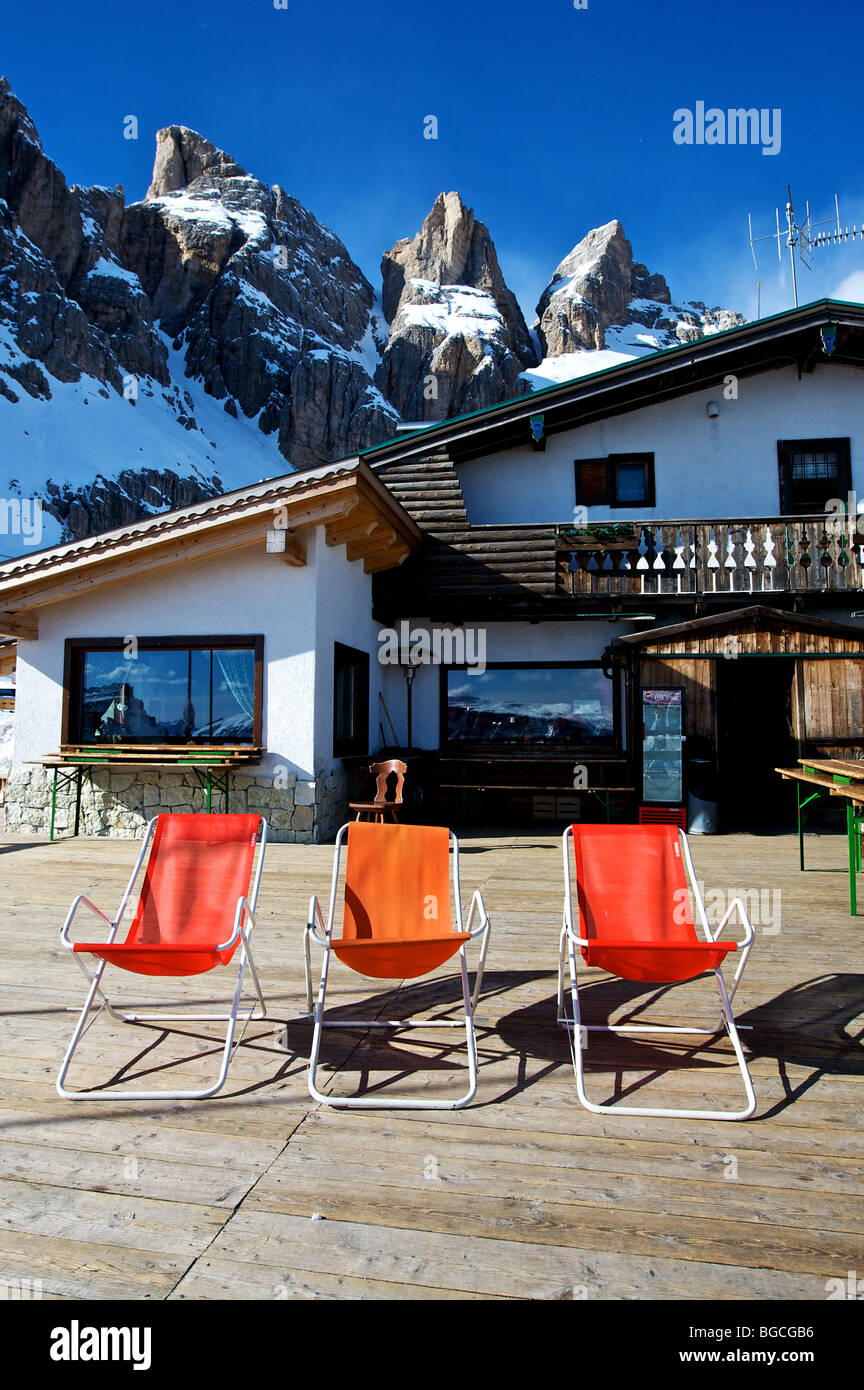 La cabane de montagne Pomedes. Sud Tyrol, Dolomites, Italie Banque D'Images
