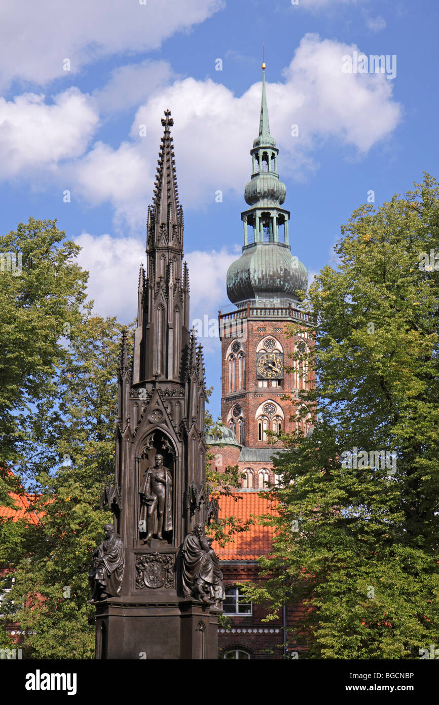 Memorial et l'église Saint Nikolai, Greifswald, Schleswig-Holstein, Allemagne Banque D'Images