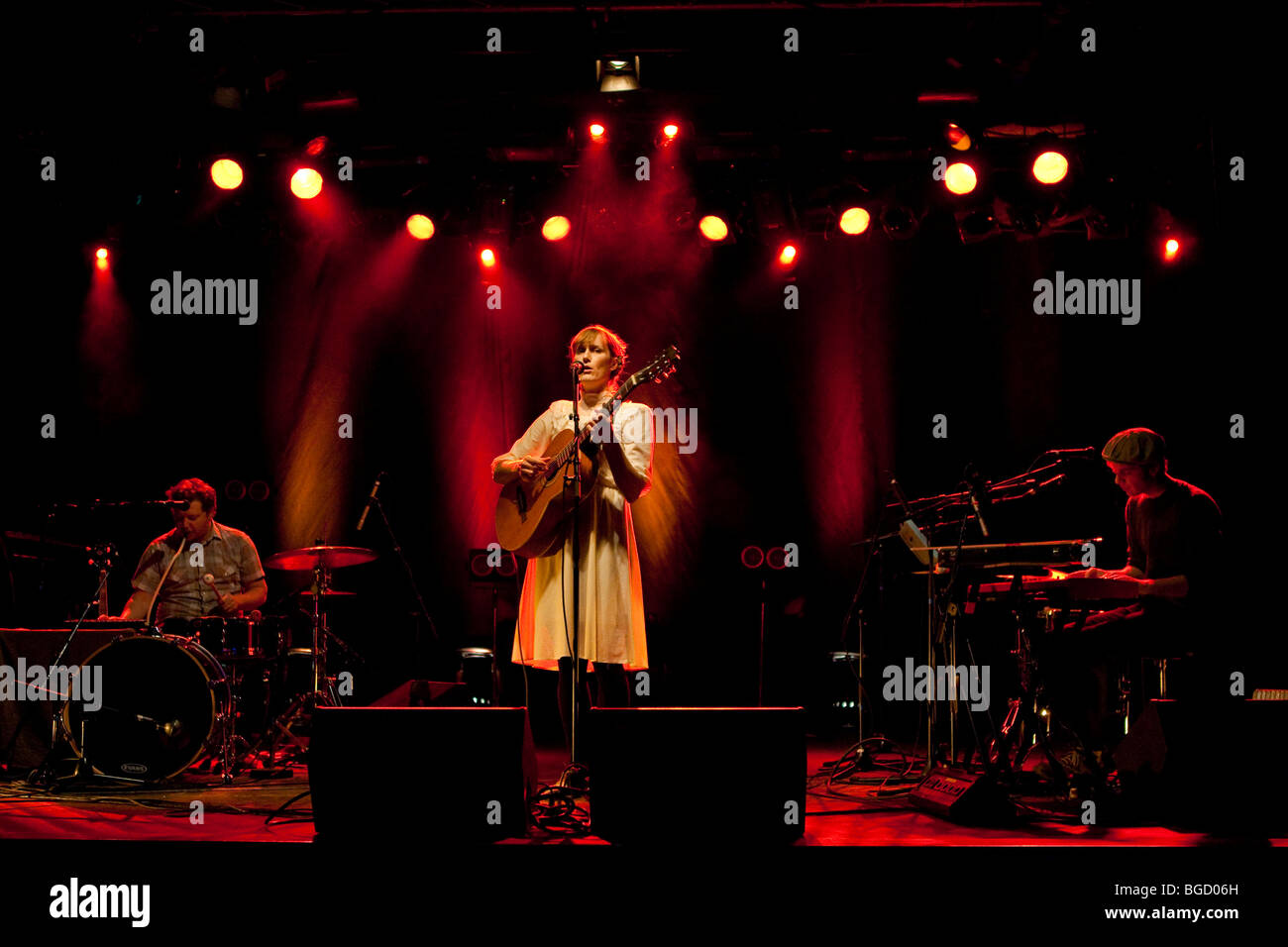 Le chanteur-compositeur américain Laura Gibson live at the Schueuer concert hall, Lucerne, Suisse Banque D'Images