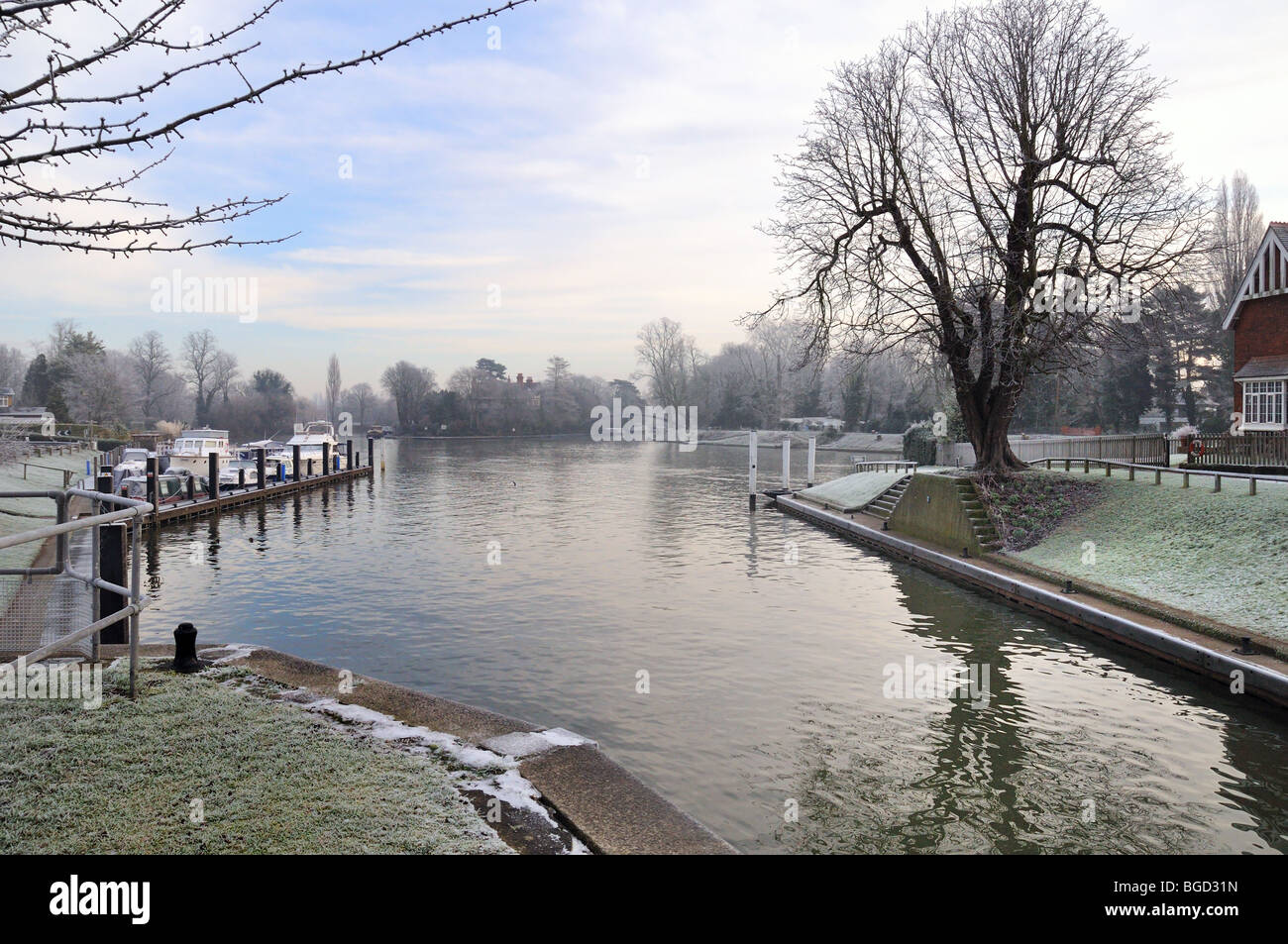 La Tamise à Shepperton Hiver Banque D'Images