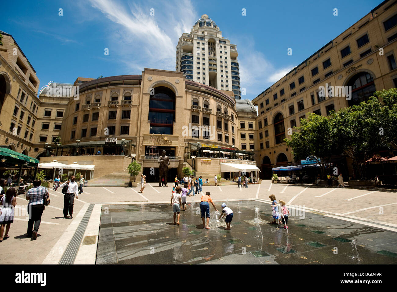 La place Nelson Mandela. Sandton, Johannesburg, Afrique du Sud Banque D'Images