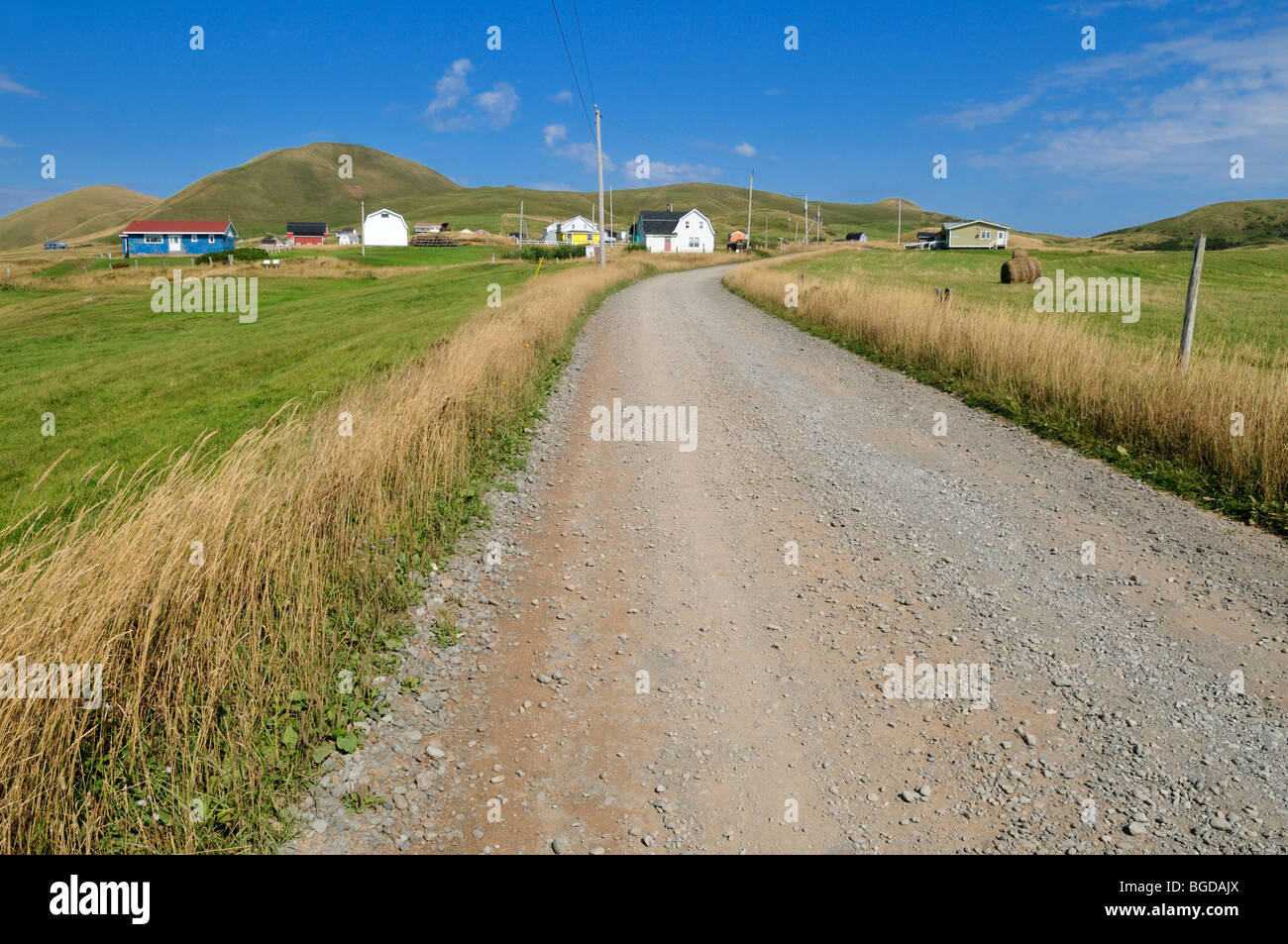 Maisons en bordure du chemin principal, l'île d'entrée, l'île d'Entrée, Îles de la Madeleine, Îles de la Madeleine, Québec Maritime, le Canada, l'Am Banque D'Images