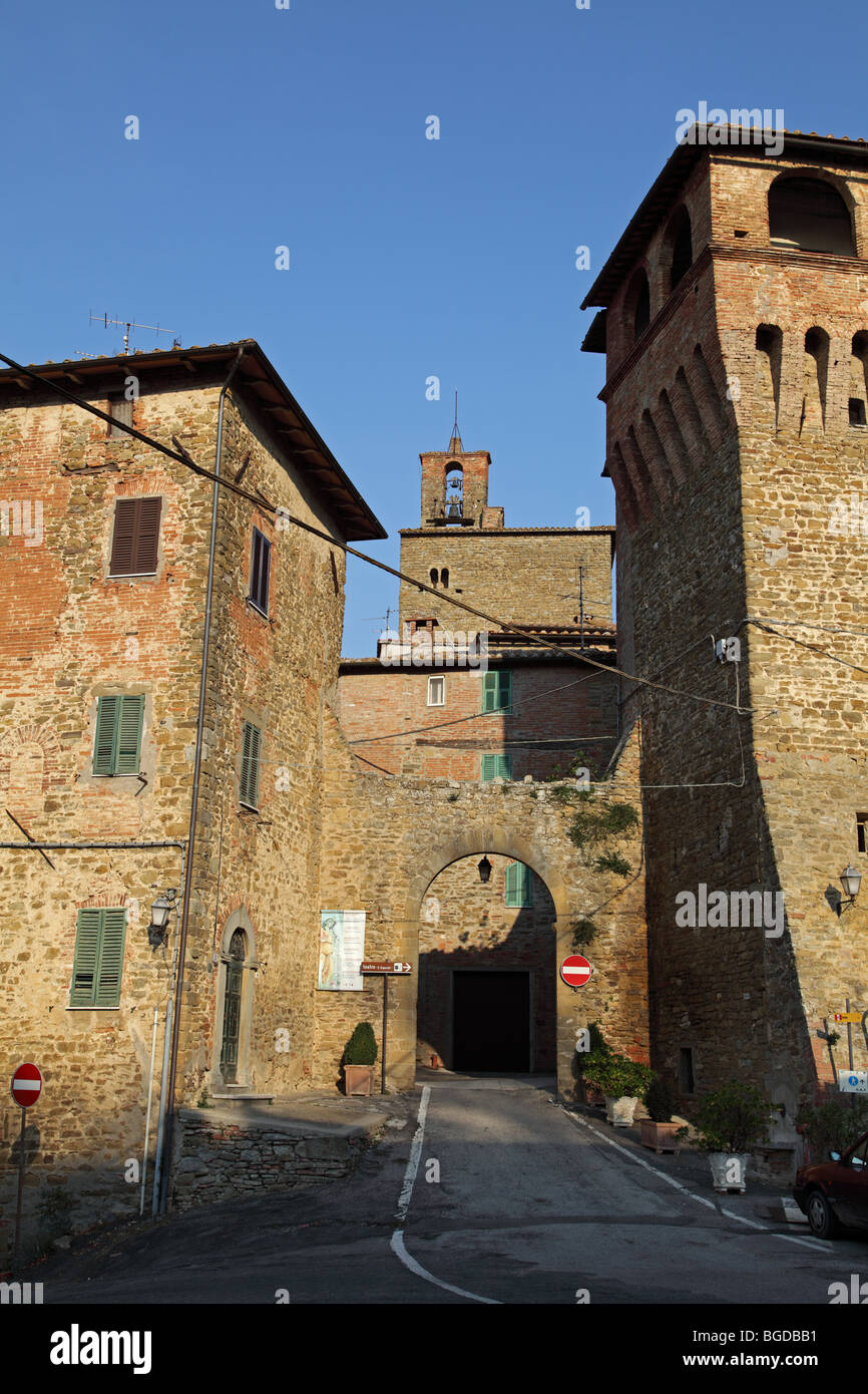 Arch menant au Centro Storico à Panicale Banque D'Images