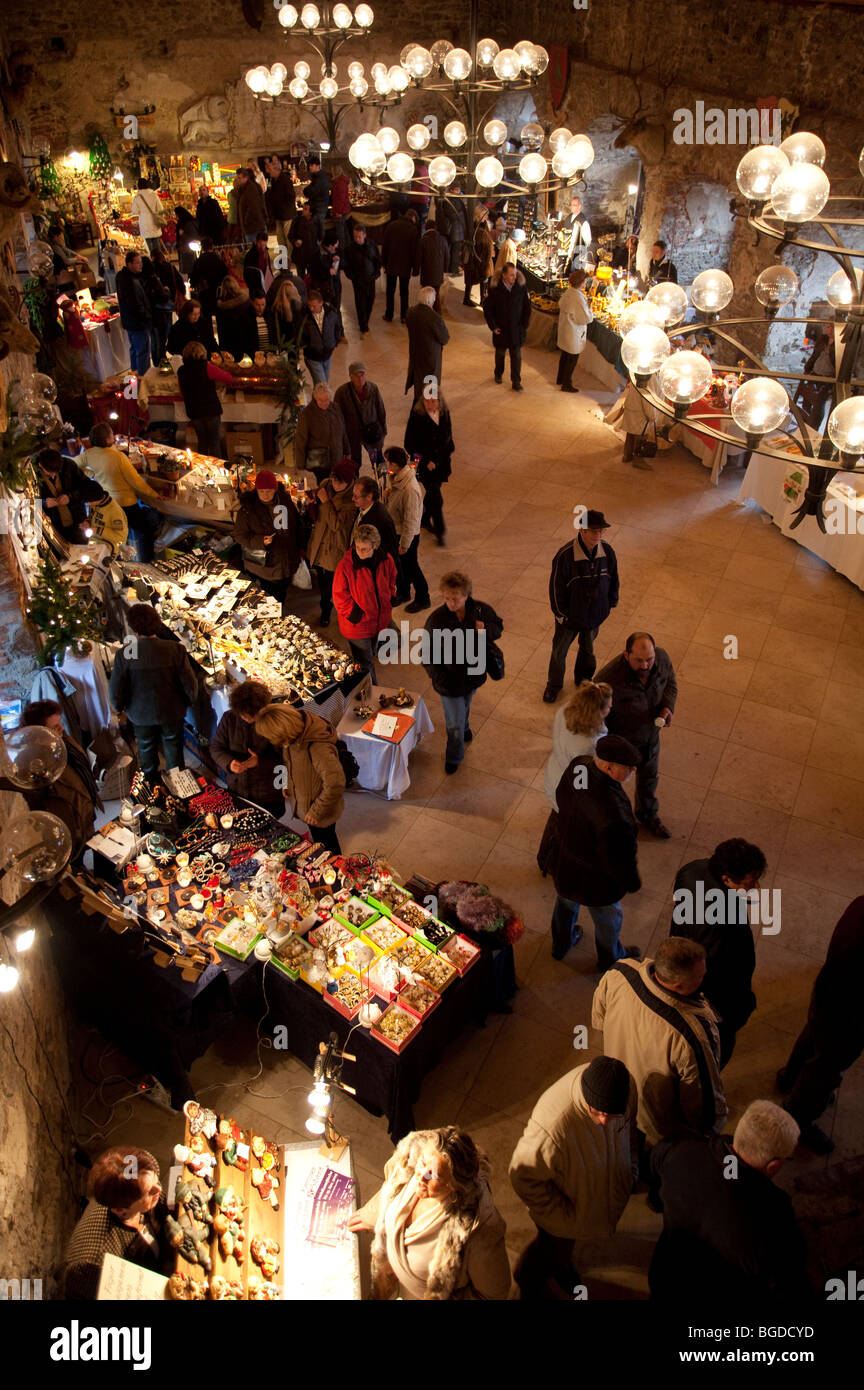 Exposition d'artisanat au marché de Noël dans les ruines du château d'Aggstein, Site du patrimoine mondial, Wachau, Basse Autriche, Banque D'Images