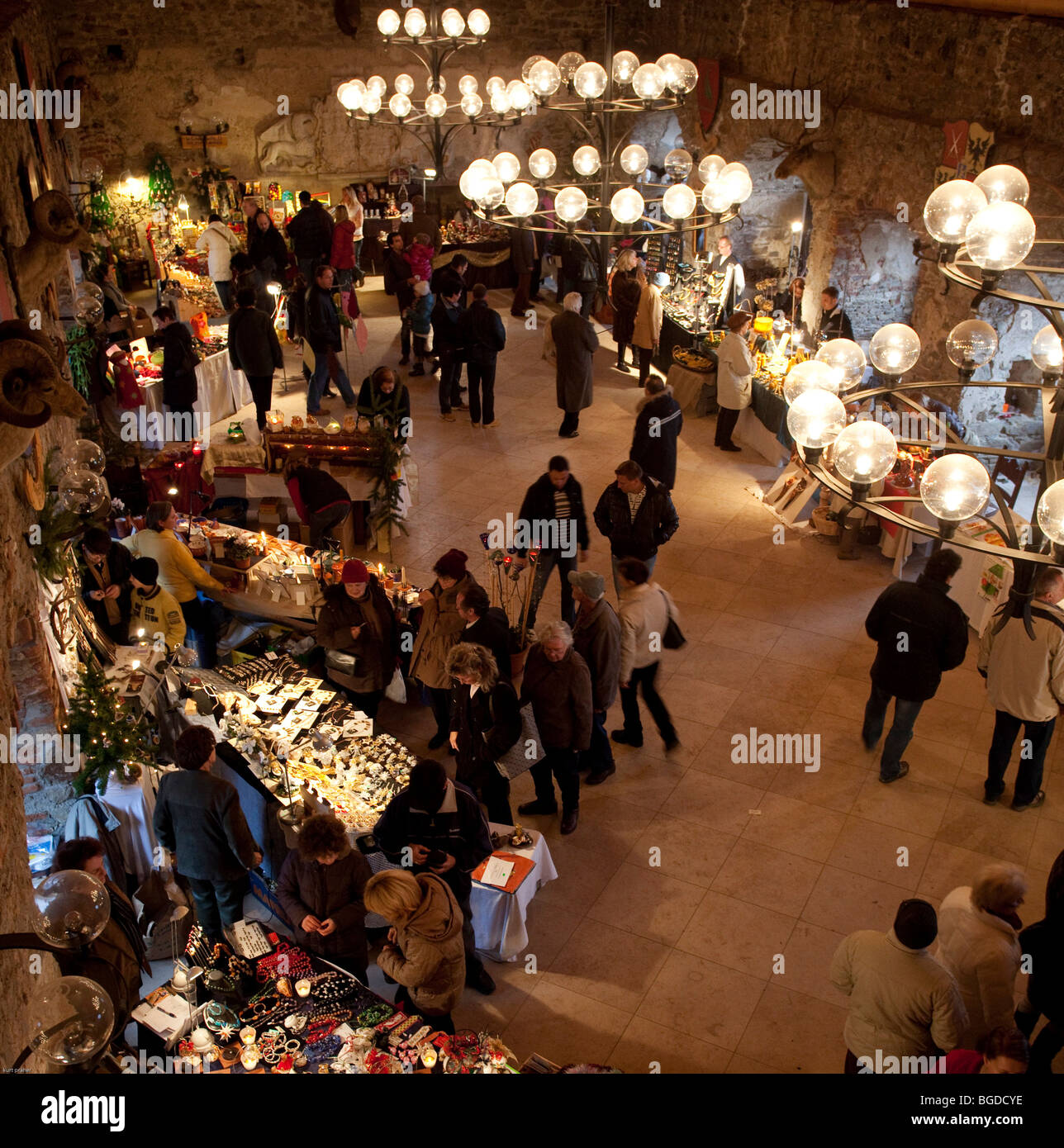 Exposition d'artisanat au marché de Noël dans les ruines du château d'Aggstein, Site du patrimoine mondial, Wachau, Basse Autriche, Banque D'Images