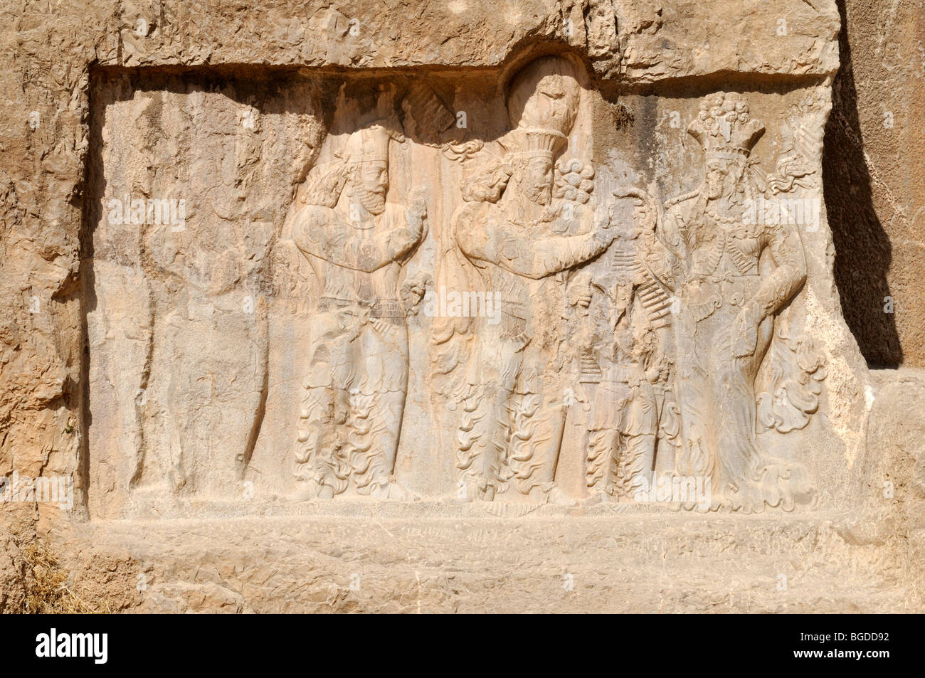 Le roi Narseh soulagement à la sépulture d'achéménide de Naqsh-e Rostam, Rustam, près du site archéologique de Persépolis, l'UNESCO Worl Banque D'Images