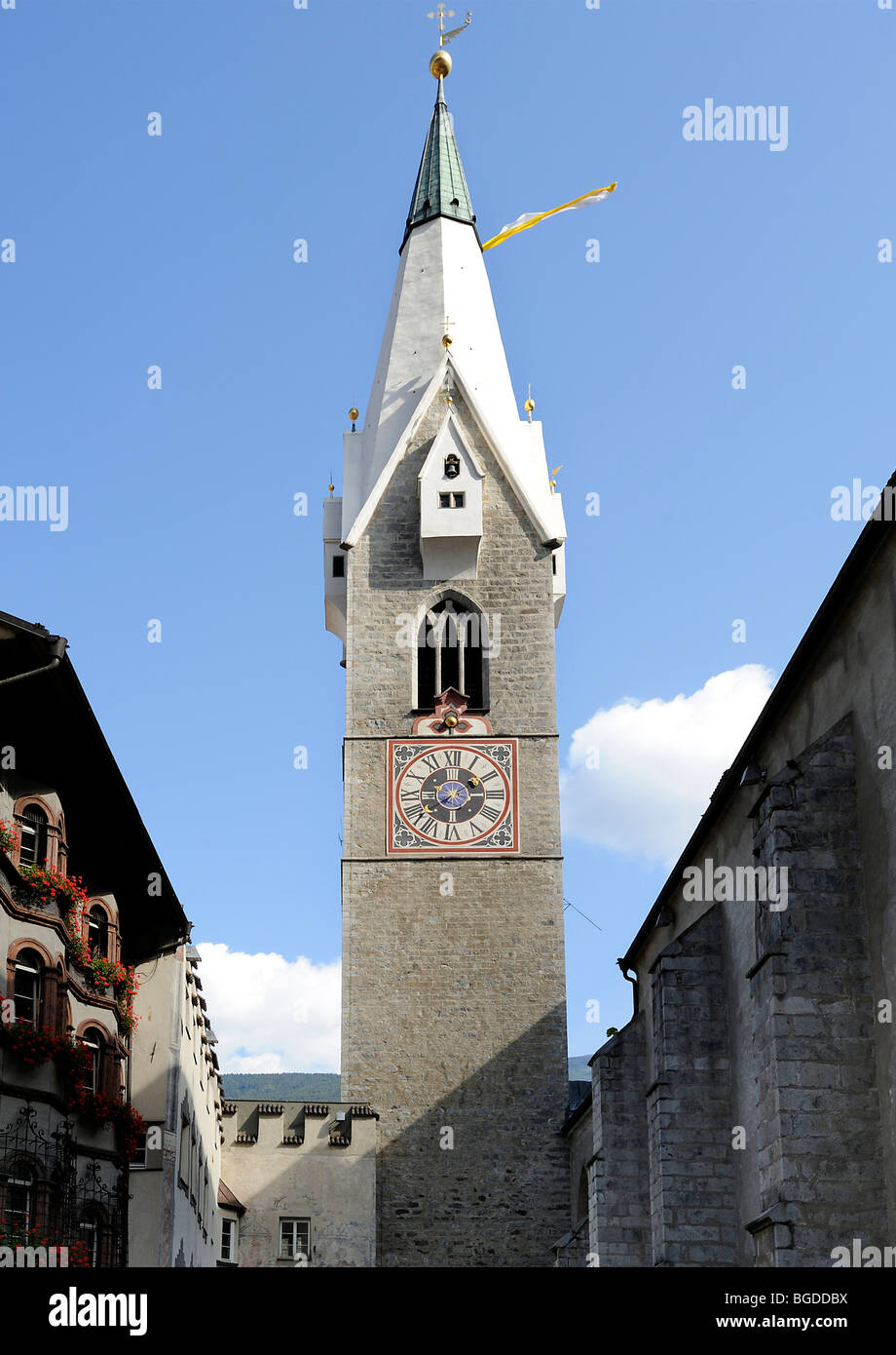 Tour blanche, Torre Bianco, St Michael's Church, Brixen, le Trentin, le Tyrol du Sud, Italie, Europe Banque D'Images