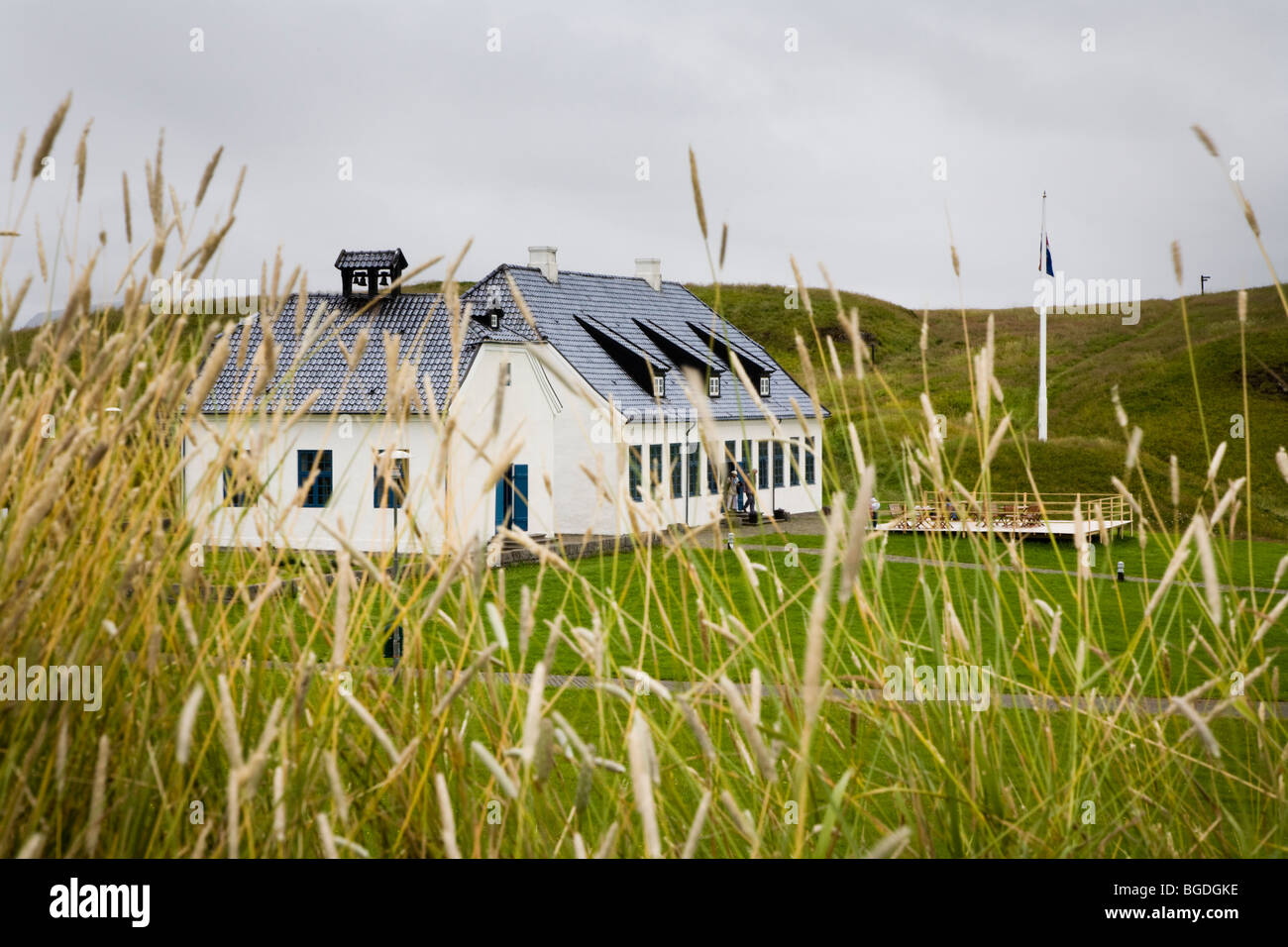 Viðeyjarstofa restaurant et Videyjarkirkja église sont un des plus anciens bâtiments de l'Islande. Videy island, Reykjavik, Islande. Banque D'Images
