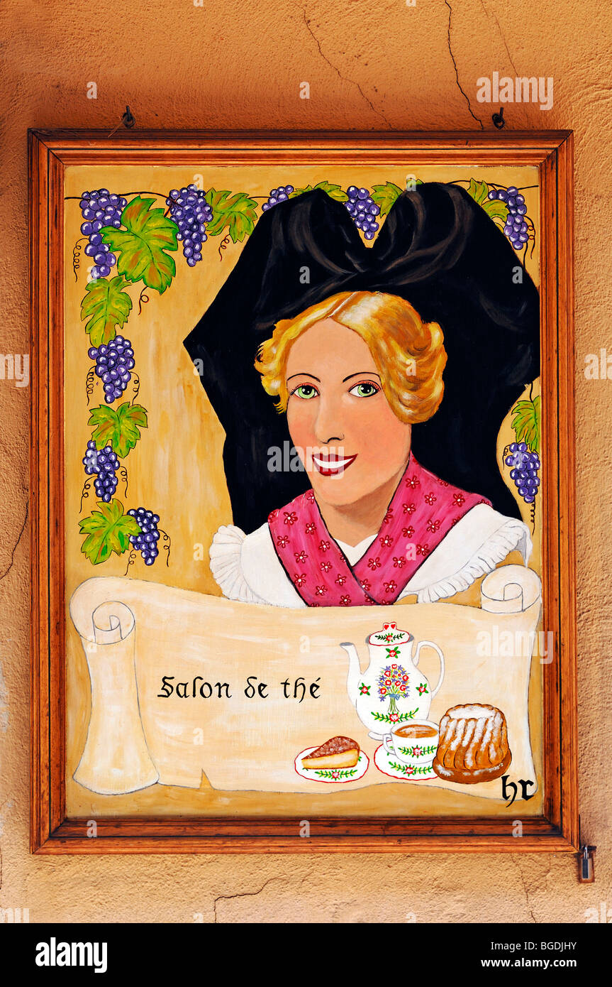 Panneau publicitaire pour un salon de thé, Salon de thé, sur un mur, 2 place 1ère Armée, Ribeauvillé, Alsace, France, Europe Banque D'Images Panneau publicitaire pour un salon de thé, Salon de thé, sur un mur, 2 place 1ère Armée, Ribeauvillé, Alsace, France, Europe Banque D'Images