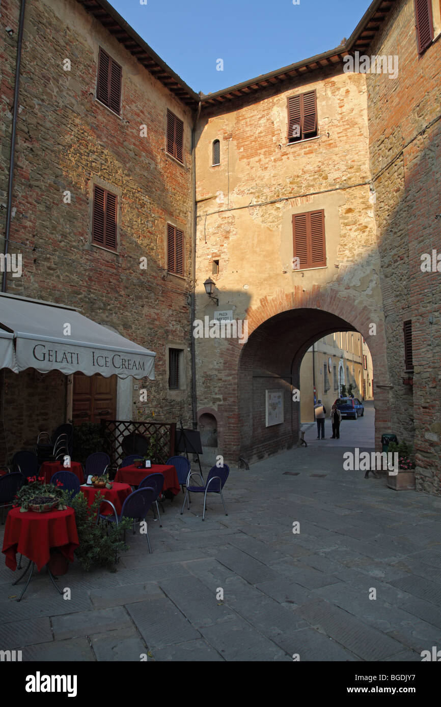 Caffe Gelateria dans Piazza Umberto I à Panicale Banque D'Images