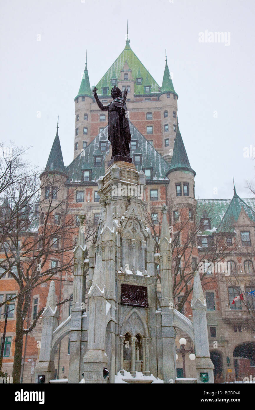 Il neige sur le Château Frontenac dans le Vieux-Québec Banque D'Images