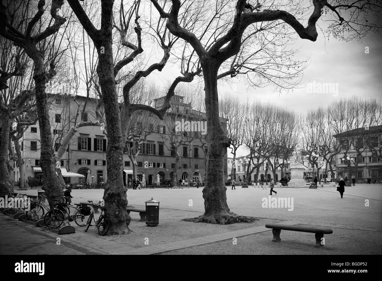 L'heure du début du printemps à Piazza Napoleone (Piazza Grande) dans Luccca, Toscane, Italie. Banque D'Images