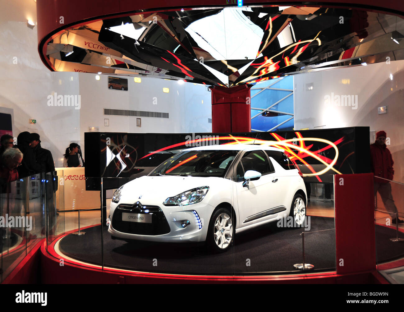 Citroen DS3 car showroom à Paris Photo Stock - Alamy