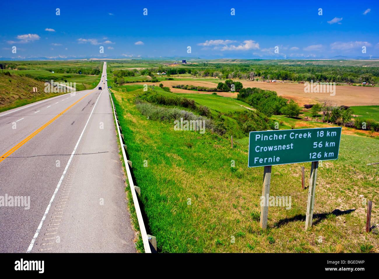 Route de l'autoroute 3 et le sud de l'Alberta Prairies, le sud de l'Alberta, Alberta, Canada. Banque D'Images