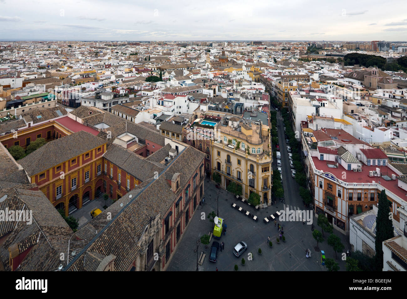 Vue de la ville de Séville de la Giralda, le clocher de la cathédrale Banque D'Images