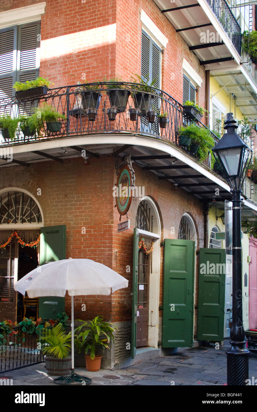 Olde Absinthe House en Pirate's Alley, New Orleans French Quarter. Banque D'Images