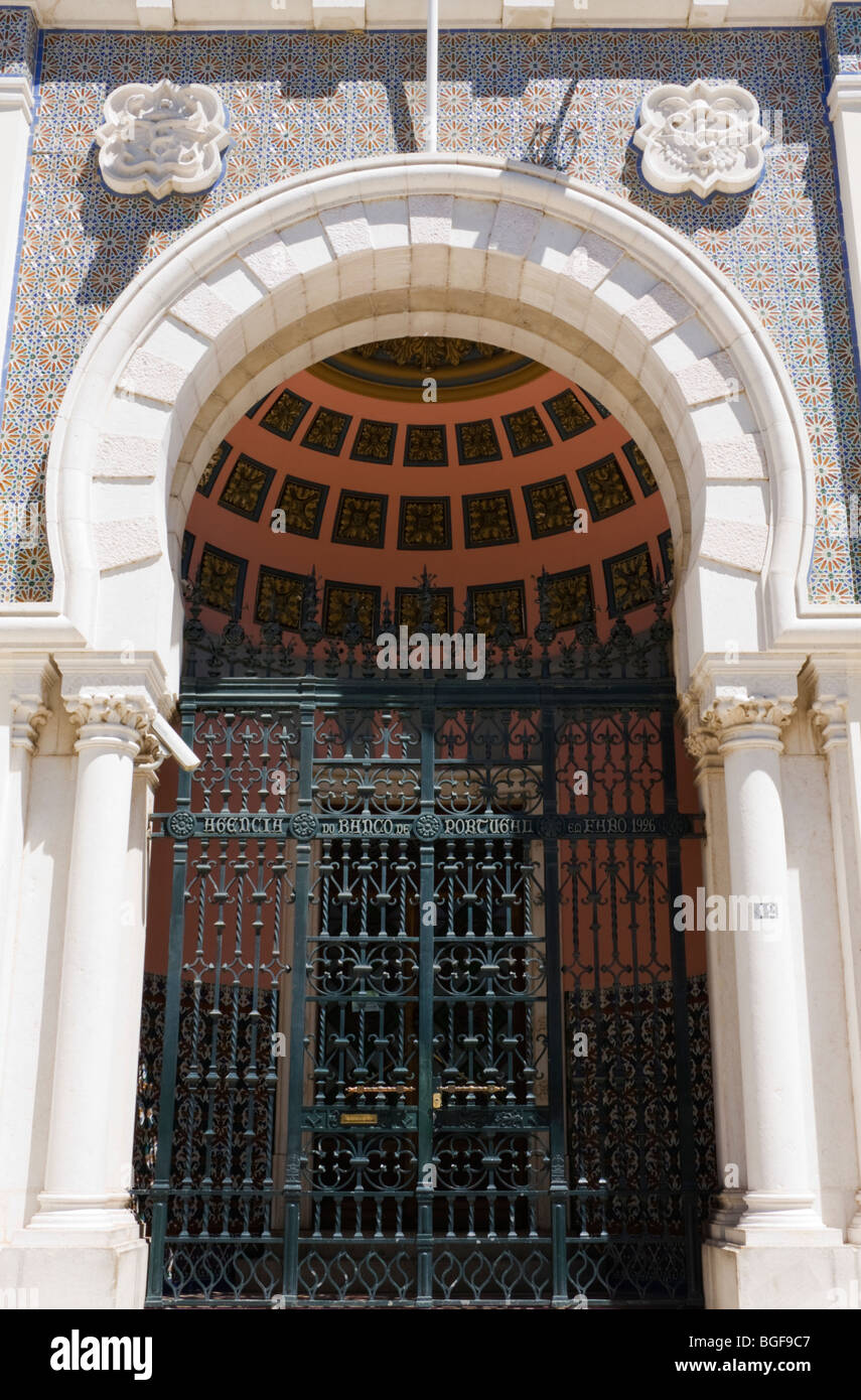 Entrée de la Banco de Portugal, Praca dom Francisco Gomes, Faro, Portugal, Été 2009 Banque D'Images