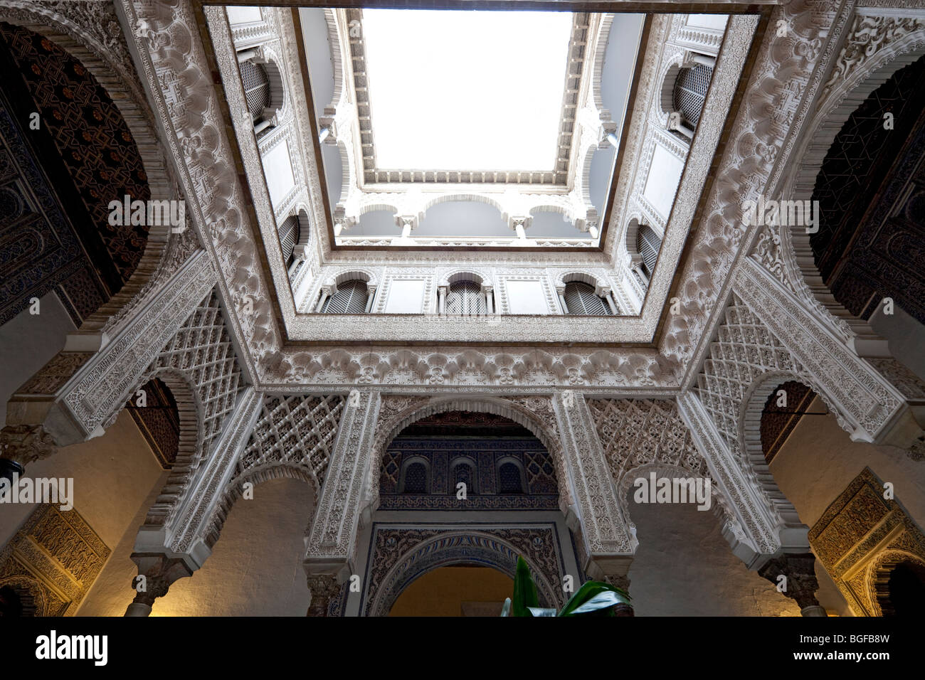 Le Patio De Las Mu ecas la Cour Des Poup es L Alcazar S ville le-patio-de-las-mu-ecas-la-cour-des-poup-es-l-alcazar-s-ville