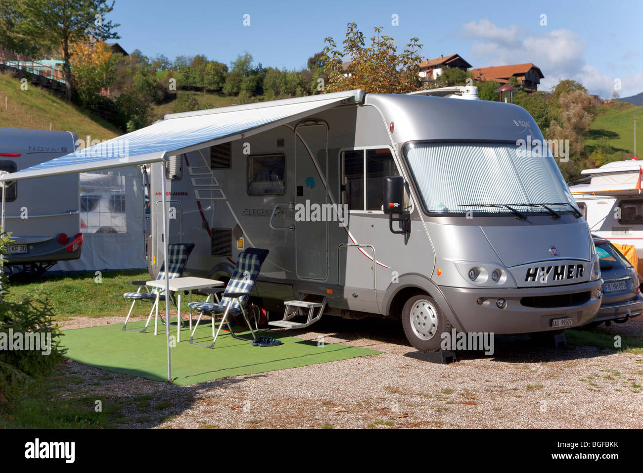 Camping-car Hymer au Camping dans le Nord de l'Italie Photo Stock - Alamy