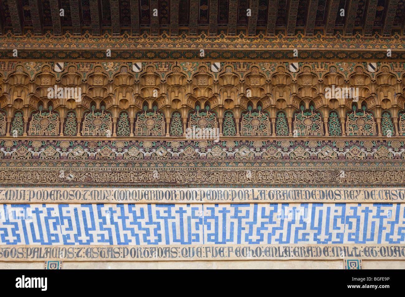 Détail de façade d'entrée principale, de l'Alcazar, Séville, Andalousie, Espagne Banque D'Images