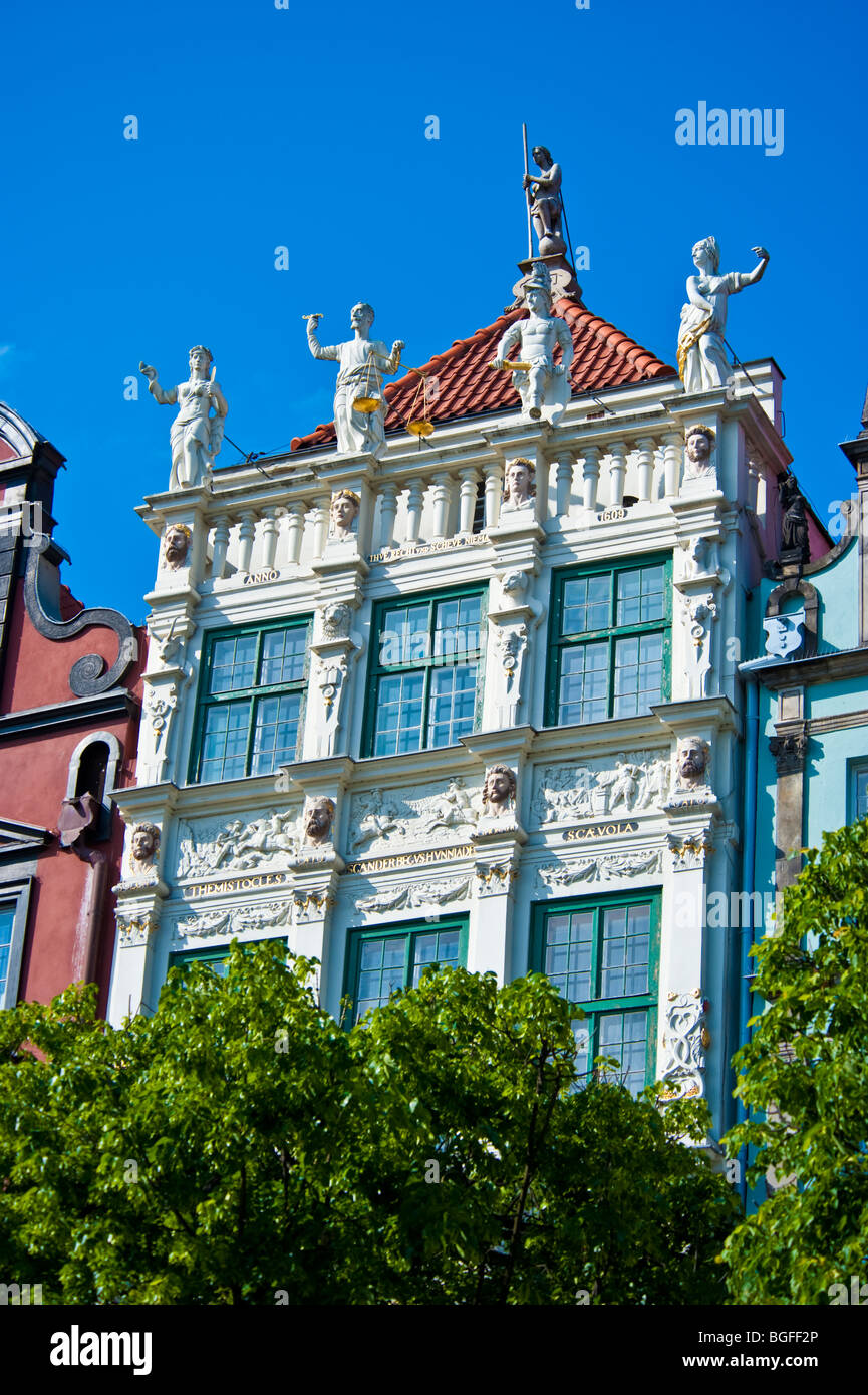 Façades et pignons de maisons de marchands au centre historique de la vieille ville de Gdansk, Pologne | Giebel von historischen Häusern Danzig Banque D'Images