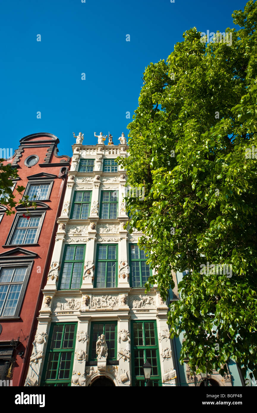Façades et pignons de maisons de marchands au centre historique de la vieille ville de Gdansk, Pologne | Giebel von historischen Häusern Danzig Banque D'Images