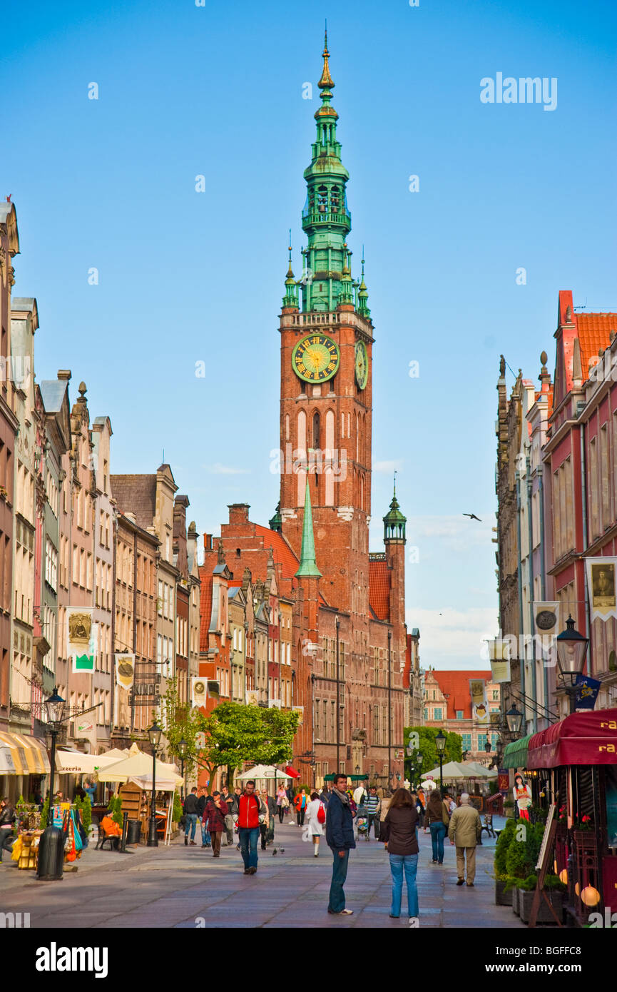 Les façades et les pignons des maisons de marchands et de ville au centre historique de la vieille ville de Gdansk, Pologne | Giebel, Rathaus, Danzig, Pologne Banque D'Images