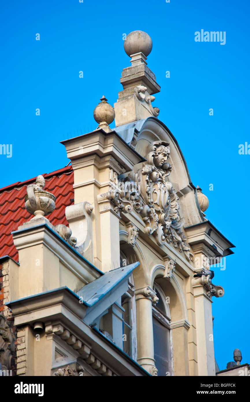 Détails des façades et pignons de maisons de marchands au centre historique de la vieille ville de Gdansk, Pologne | Giebel von historischen Häusern Danzig Banque D'Images