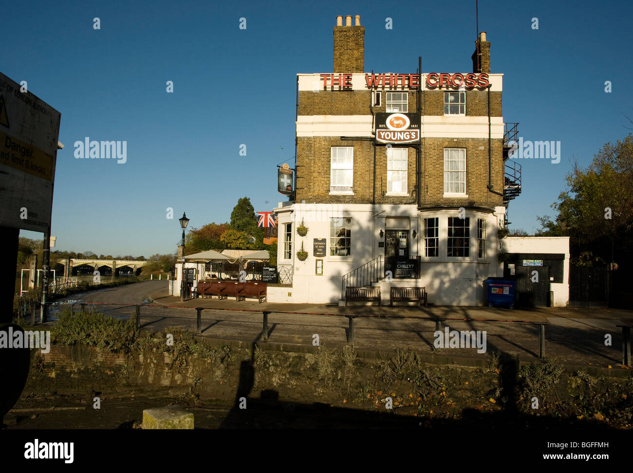 Croix blanche pub à Richmond, Surrey Banque D'Images