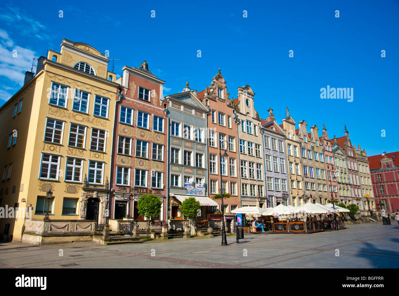 Façades et pignons de maisons de marchands au centre historique de la vieille ville de Gdansk, Pologne | Giebel von historischen Häusern Danzig Banque D'Images