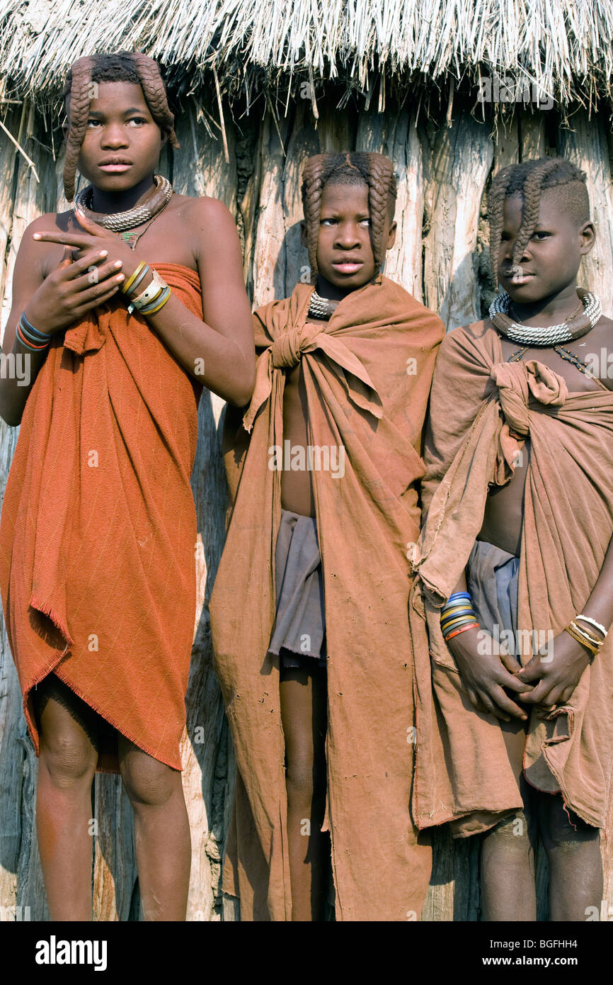 Les jeunes filles de la tribu Himba, le nord de la Namibie Banque D'Images