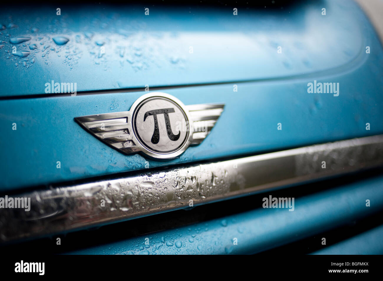 MINI Cooper S avec un symbole mathématique pi Banque D'Images