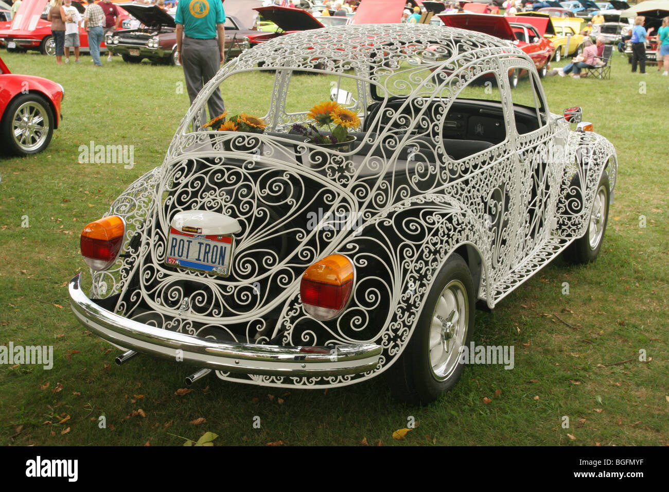 Volkswagen Beetle, en fer forgé. Savannah Festival pop-corn Car Show. Beavercreek, Dayton, Ohio, USA. ROTIRON Banque D'Images