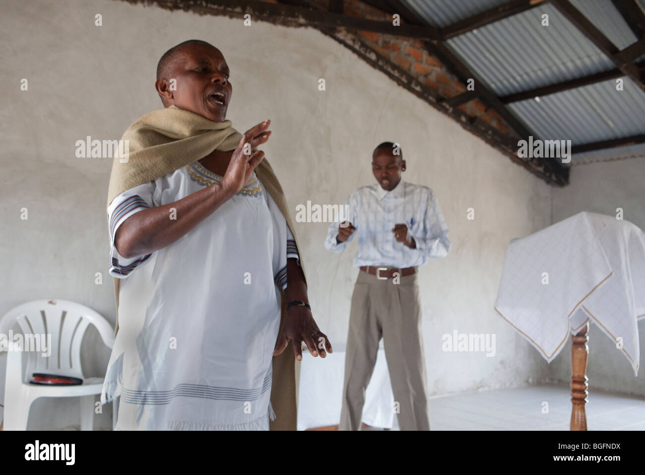 Service de l'église pentecôtiste, la région de Kilimandjaro, Tanzanie, Afrique de l'Est. Banque D'Images