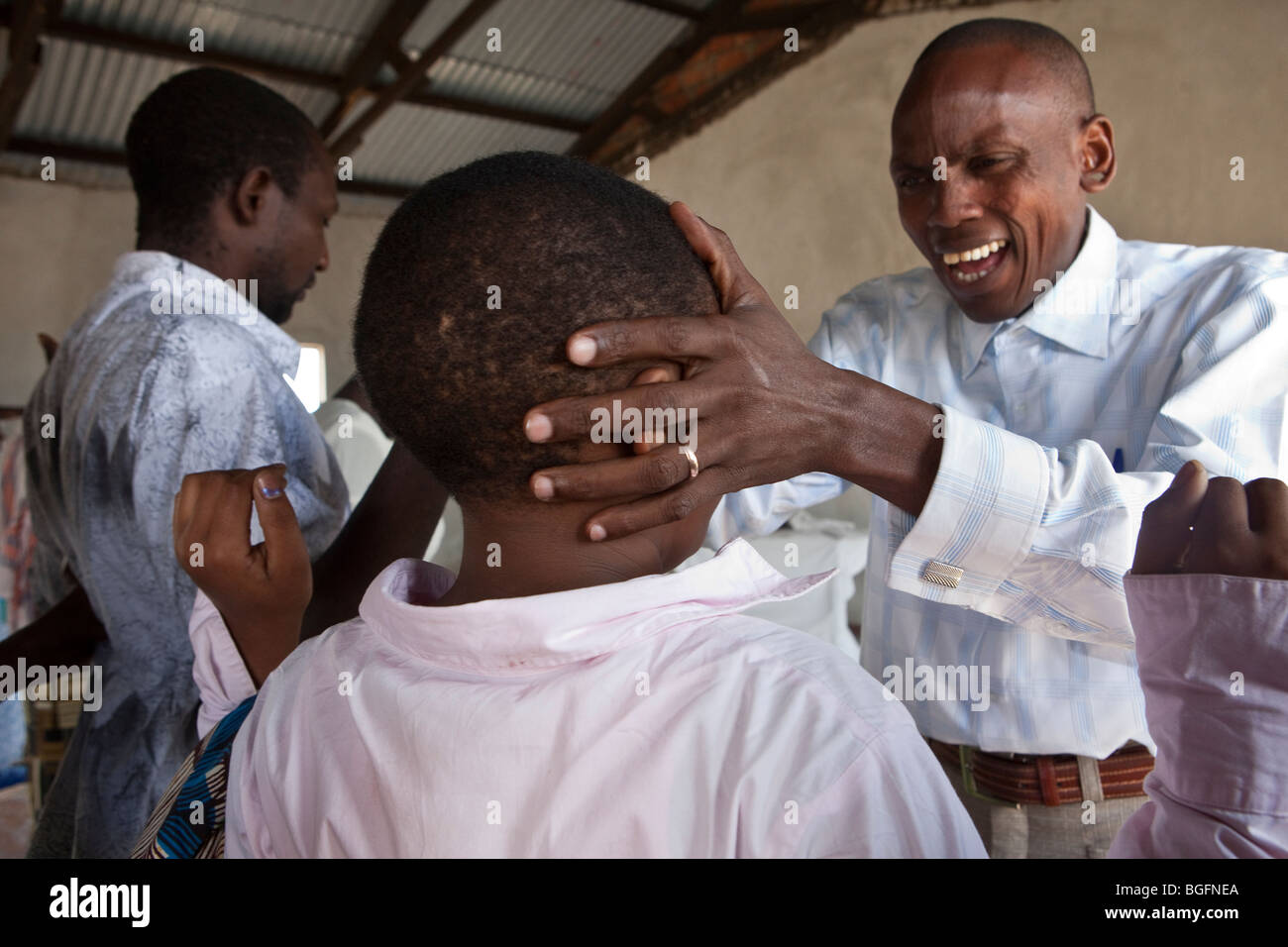 Service de l'église pentecôtiste, la région de Kilimandjaro, Tanzanie, Afrique de l'Est. Banque D'Images