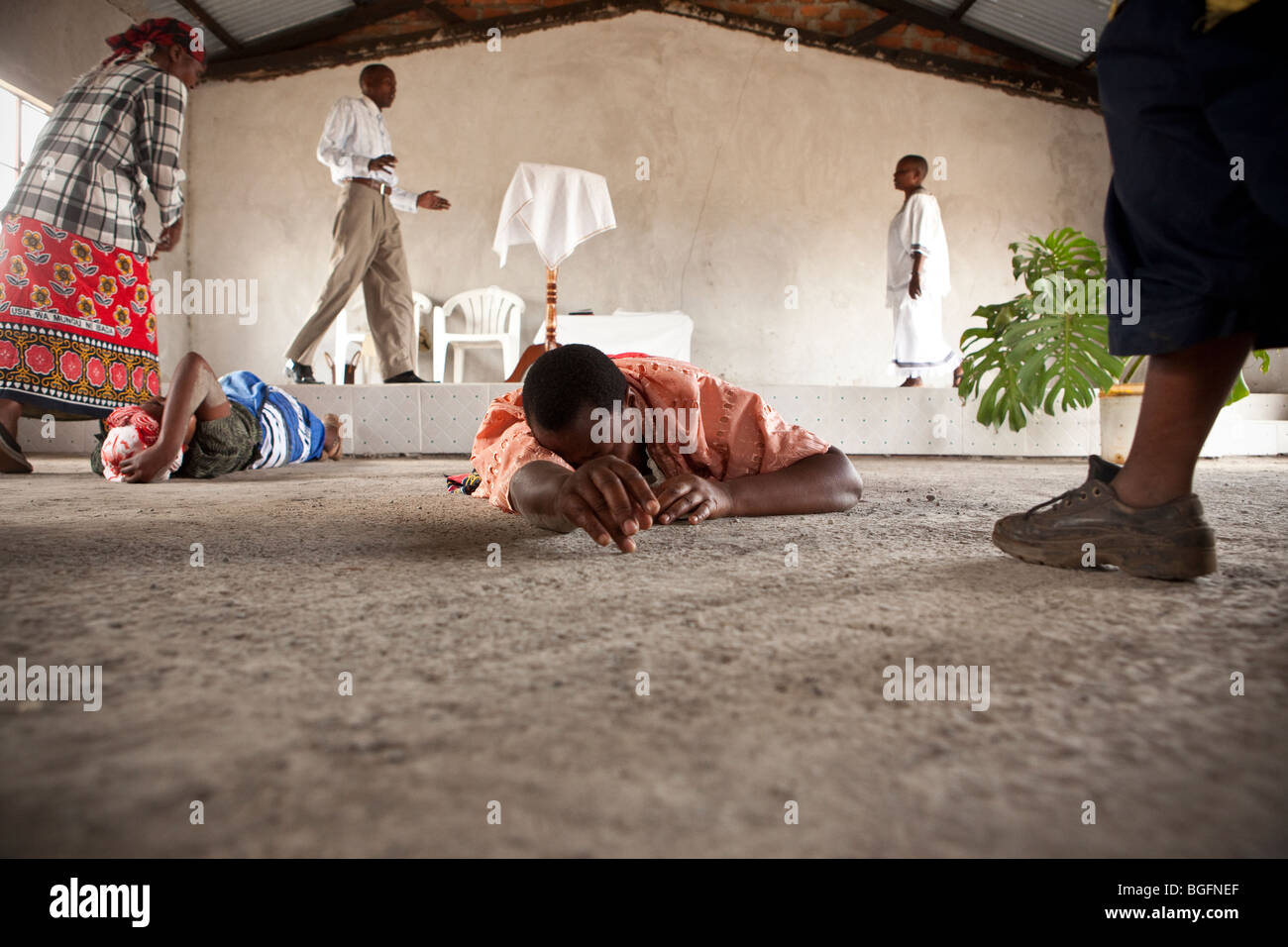 Service de l'église pentecôtiste, la région de Kilimandjaro, Tanzanie, Afrique de l'Est. Banque D'Images