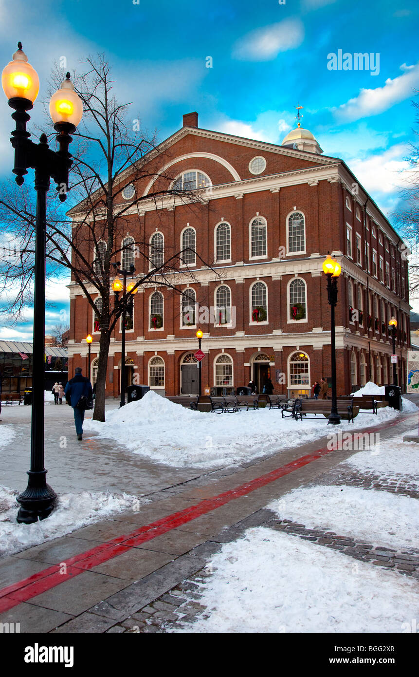 Faneuil Hall le long de la rouge-brique "Freedom Trail" à Noël - Boston Massachusetts USA Banque D'Images