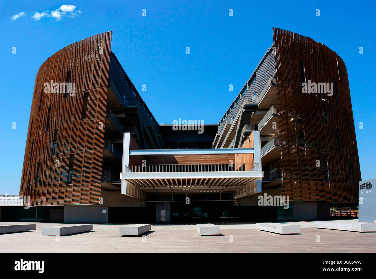 Entrée principale du centre de recherche biomédicale d'Barcelona Banque D'Images