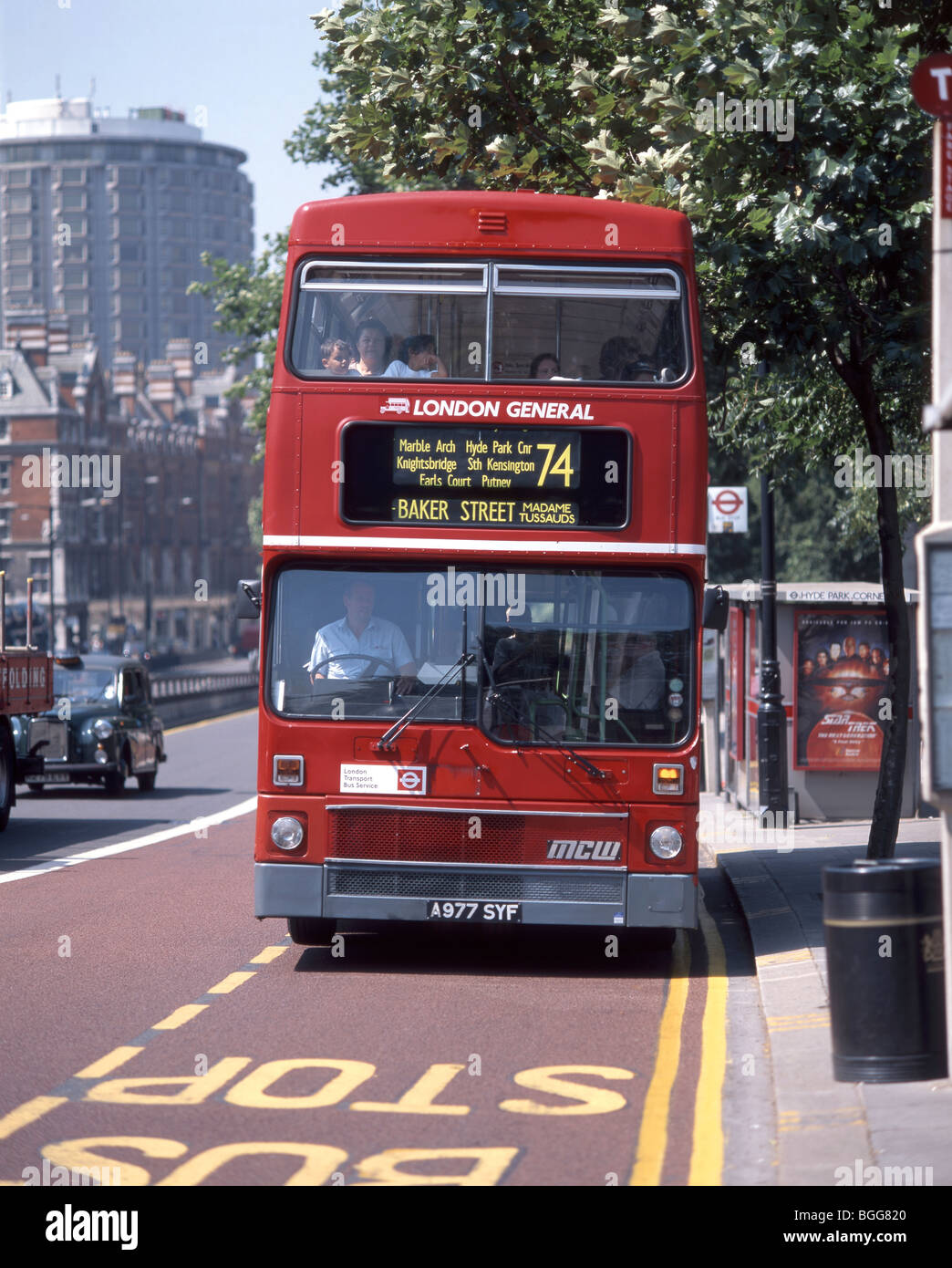 Red London bus à double étage, Baker Street, Marylebone, Londres, Angleterre, Royaume-Uni Banque D'Images